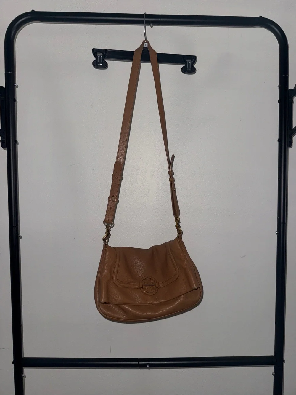 Tory Burch Saddle Crossbody Bag in Brown